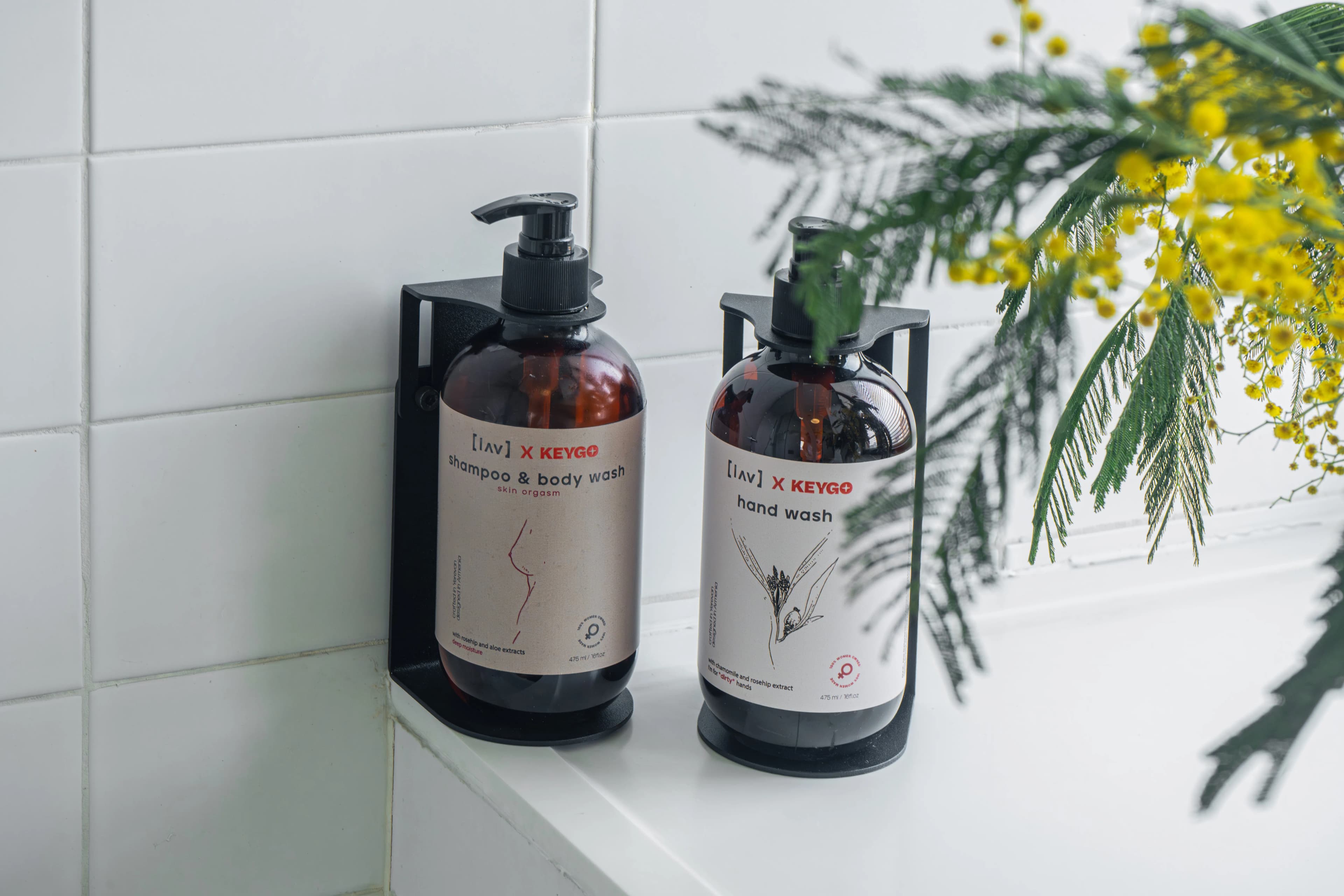 LAV\Act cosmetic products